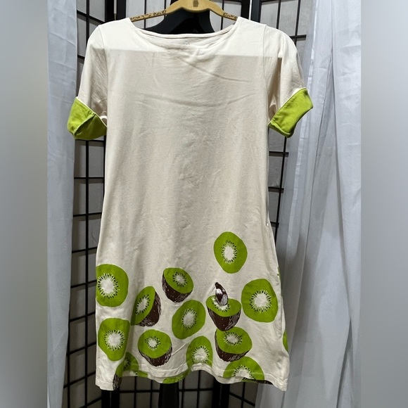 GRANIPH Dresses & Skirts - VINTAGE GRANIPH Kiwi Print Cream A-LINE SHORT SLEEVES TEE SHIRT Dress, SIZE S/M